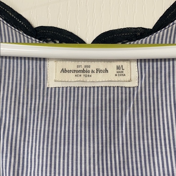 Abercrombie Lace Tank Top - Picture 2 of 4